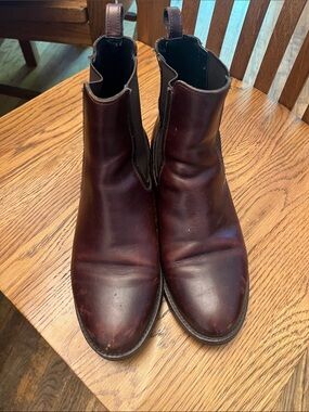 Thursday Boot Company Men's Chukka Boots in Burgundy Leather
